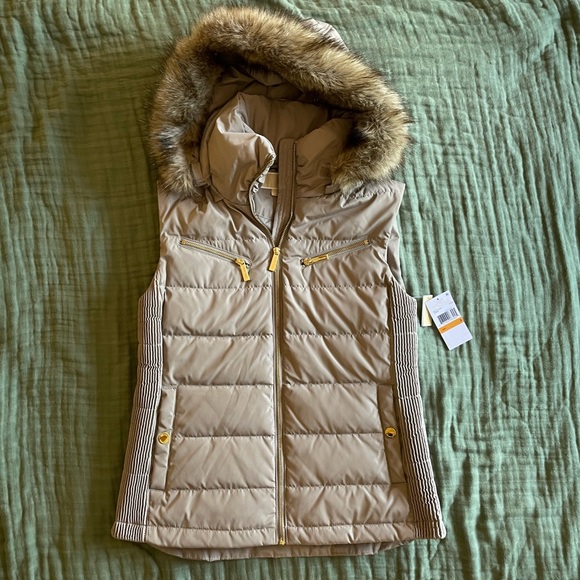 Michael by Michael Kors Down Vest - Picture 2 of 5